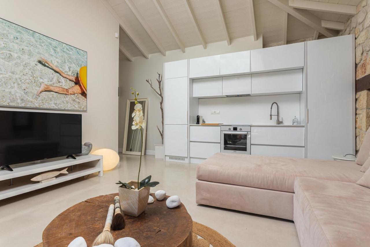 Pure Amber Suite Elani Siviri Exterior foto